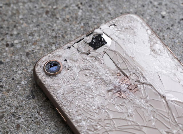 apple iphone 8 drop test smashed broken4661 1506331406491 crop1506331409771p